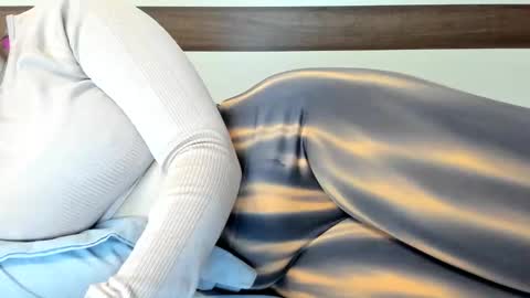 00ingrid00 online show from February 20, 12:52 am