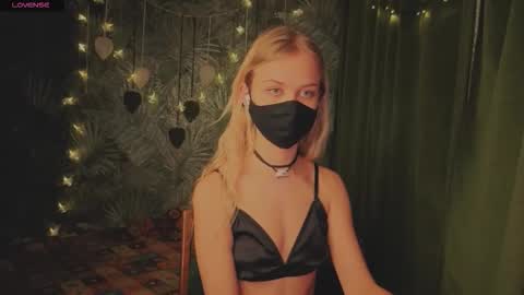 0ophelia online show from February 19, 9:24 pm