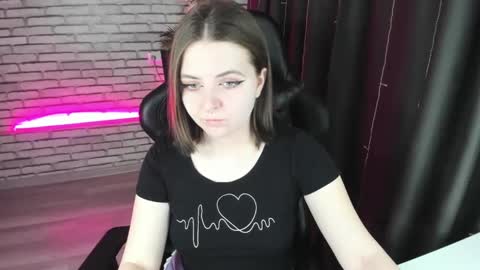 111freya111 online show from February 4, 1:12 am