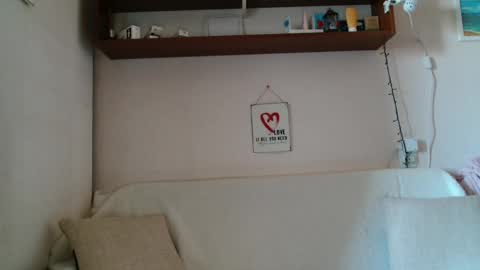 12ennie online show from April 21, 6:53 am