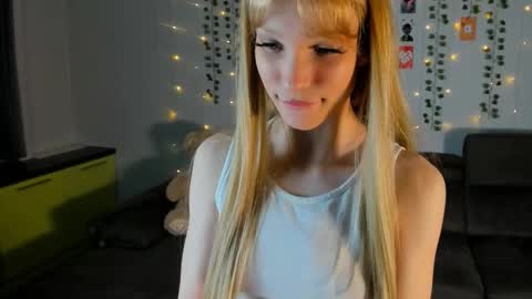 Kira online show from March 7, 5:31 pm