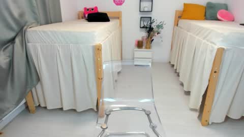 18perfecttits online show from September 22, 4:11 am