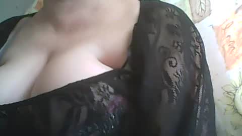 Snapshot of 1deluxepussy chatting on September 26, 7:39 am Deluxepussy online show from September 26, 7:39 am