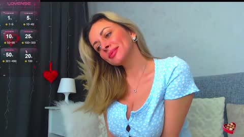 Snapshot of 1sweetvictoria chatting on January 24, 12:31 pm Victoria online show from January 24, 12:31 pm