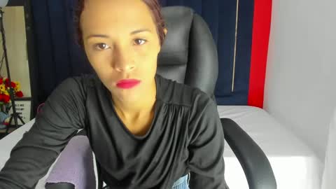 Snapshot of 24isabella chatting on February 15, 11:17 am Isabella online show from February 15, 11:17 am
