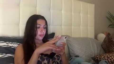 Venus Raee online show from August 7, 3:02 am