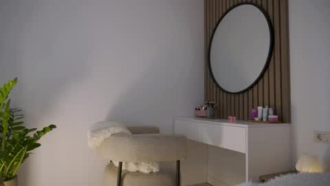 8selene online show from March 25, 2:31 pm