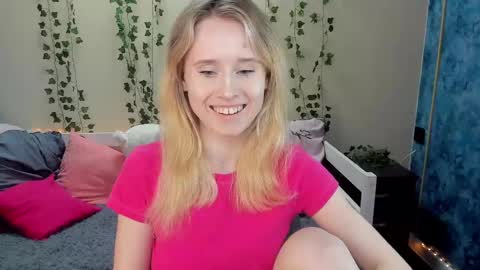 Snapshot of _adel_brooks_ chatting on February 21, 6:26 pm adel online show from February 21, 6:26 pm