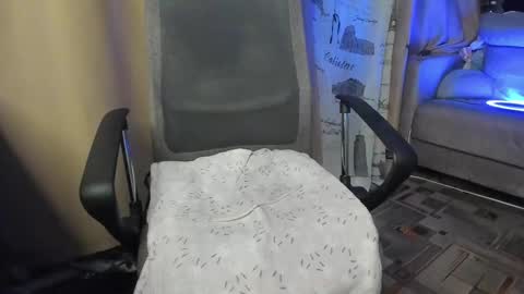 Snapshot of _alyssia_ chatting on February 22, 7:43 pm lisa online show from February 22, 7:43 pm