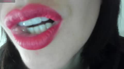 antonia online show from December 18, 1:49 pm