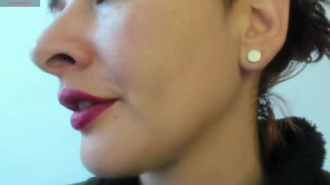 antonia online show from April 13, 2:51 pm