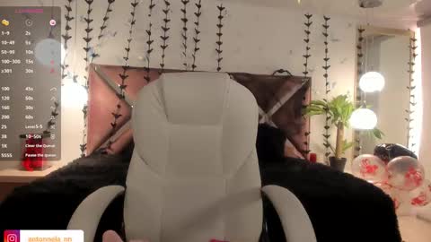 antonnela online show from October 29, 6:54 pm