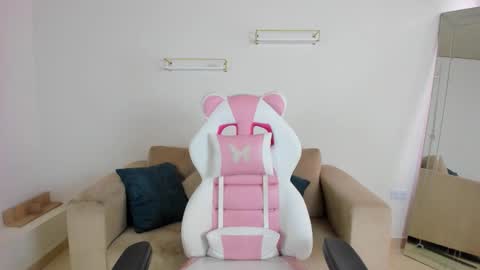    online show from December 16, 12:22 pm