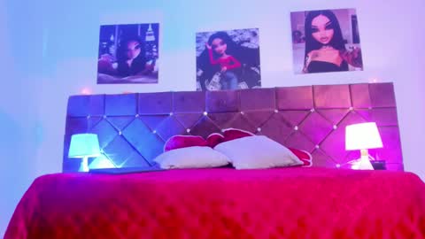 Snapshot of _ariana_lopez_ chatting on February 15, 12:43 pm Ariana online show from February 15, 12:43 pm