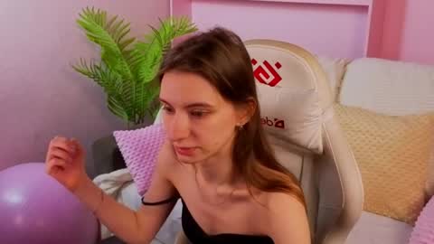 _ash_leyy_ online show from May 29, 1:36 am