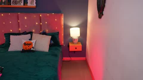 Snapshot of _beck_art_ chatting on October 18, 1:36 pm Sofia online show from October 18, 1:36 pm