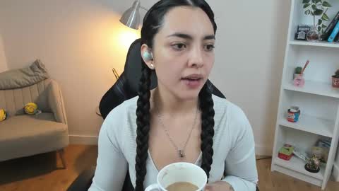 Bella Evans online show from March 1, 5:31 am