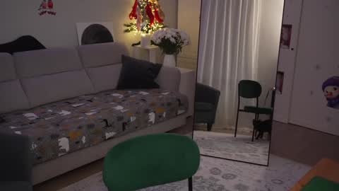 Lili online show from December 20, 9:17 pm