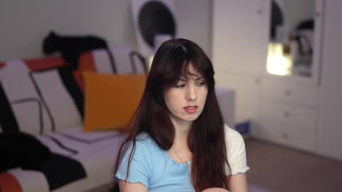 Lili online show from December 1, 11:36 am