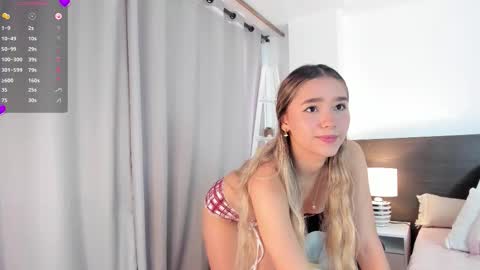Snapshot of _bleuelune chatting on September 28, 1:27 pm Mary online show from September 28, 1:27 pm