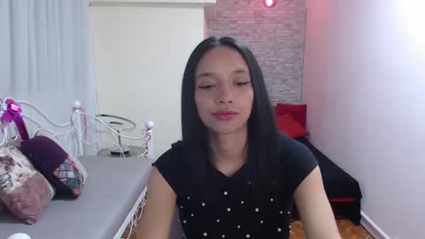 _camila_evans_ online show from March 10, 1:21 pm