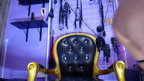 Bella online show from April 16, 8:08 pm