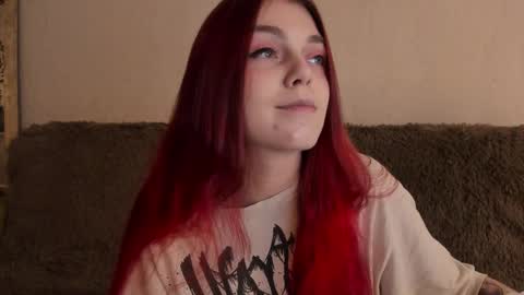 Caroline online show from November 18, 1:23 pm