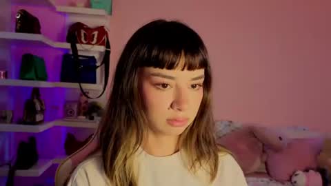 _cute_isabella_ online show from July 6, 11:18 pm