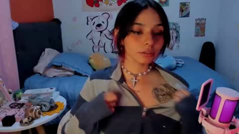 Snapshot of _dayanne_ chatting on January 16, 2:30 am Pao online show from January 16, 2:30 am