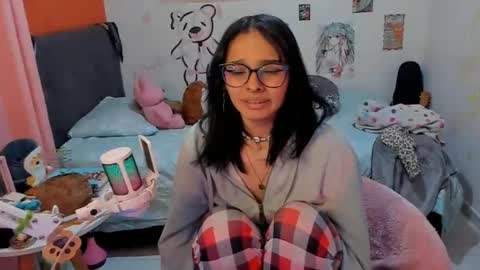 Snapshot of _dayanne_ chatting on October 5, 12:59 am Pao online show from October 5, 12:59 am