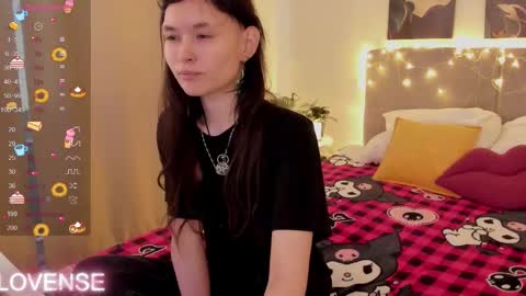 _emily__strike_ online show from February 22, 10:16 am