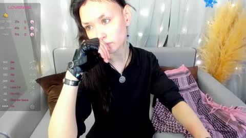 _emily__strike_ online show from December 30, 9:37 am