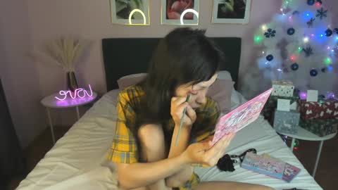 _emily__strike_ online show from December 22, 10:06 am