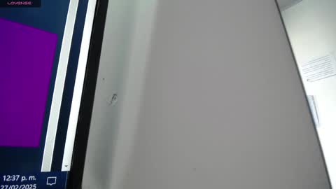 Snapshot of _emma_diamond_ chatting on February 27, 5:37 pm Emma online show from February 27, 5:37 pm
