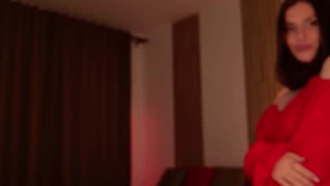 _esmeraldiyaa_ online show from December 4, 12:13 am