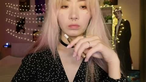 EveEva online show from April 19, 2:00 am