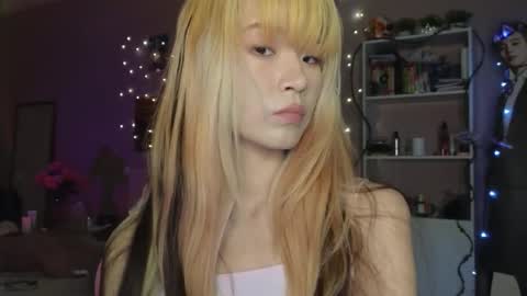 EveEva online show from November 26, 4:57 am