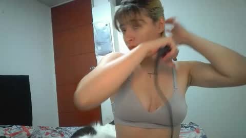 Mia-foster online show from May 11, 12:46 am