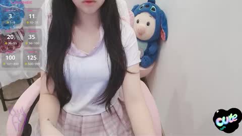 Snapshot of _girlcute_ chatting on October 20, 1:19 am Anna online show from October 20, 1:19 am