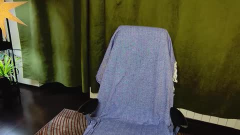 _goldilocks__ online show from January 13, 12:42 pm