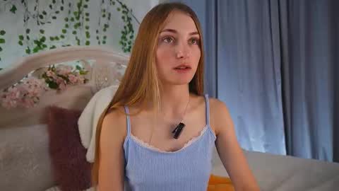 Snapshot of _green_green_ chatting on September 27, 3:47 am Milly online show from September 27, 3:47 am