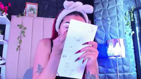 Mia online show from February 11, 12:28 pm