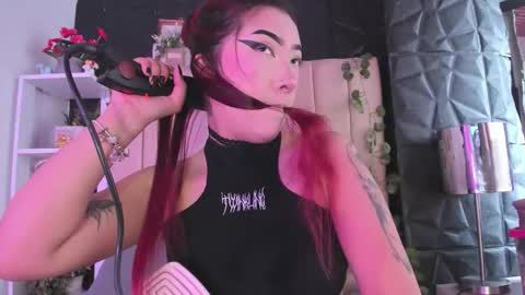 Mia online show from February 23, 2:38 pm