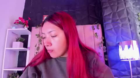 Mia online show from February 7, 12:20 pm