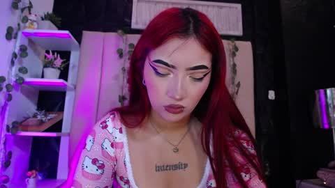 Snapshot of _johana18 chatting on February 6, 2:04 pm Mia online show from February 6, 2:04 pm