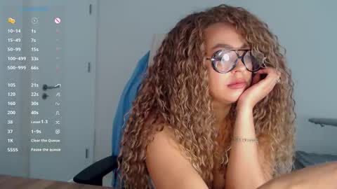 _just_a_queen_3 online show from February 23, 9:31 am