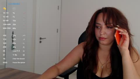 _just_a_queen_3 online show from May 17, 10:36 am