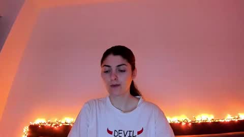 _just_a_simple_girl online show from January 24, 11:59 am