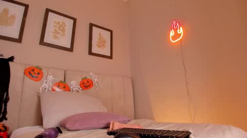 karol online show from October 31, 7:07 pm