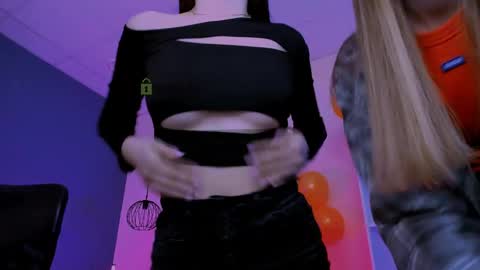 _kellykitten_ online show from April 2, 1:41 pm